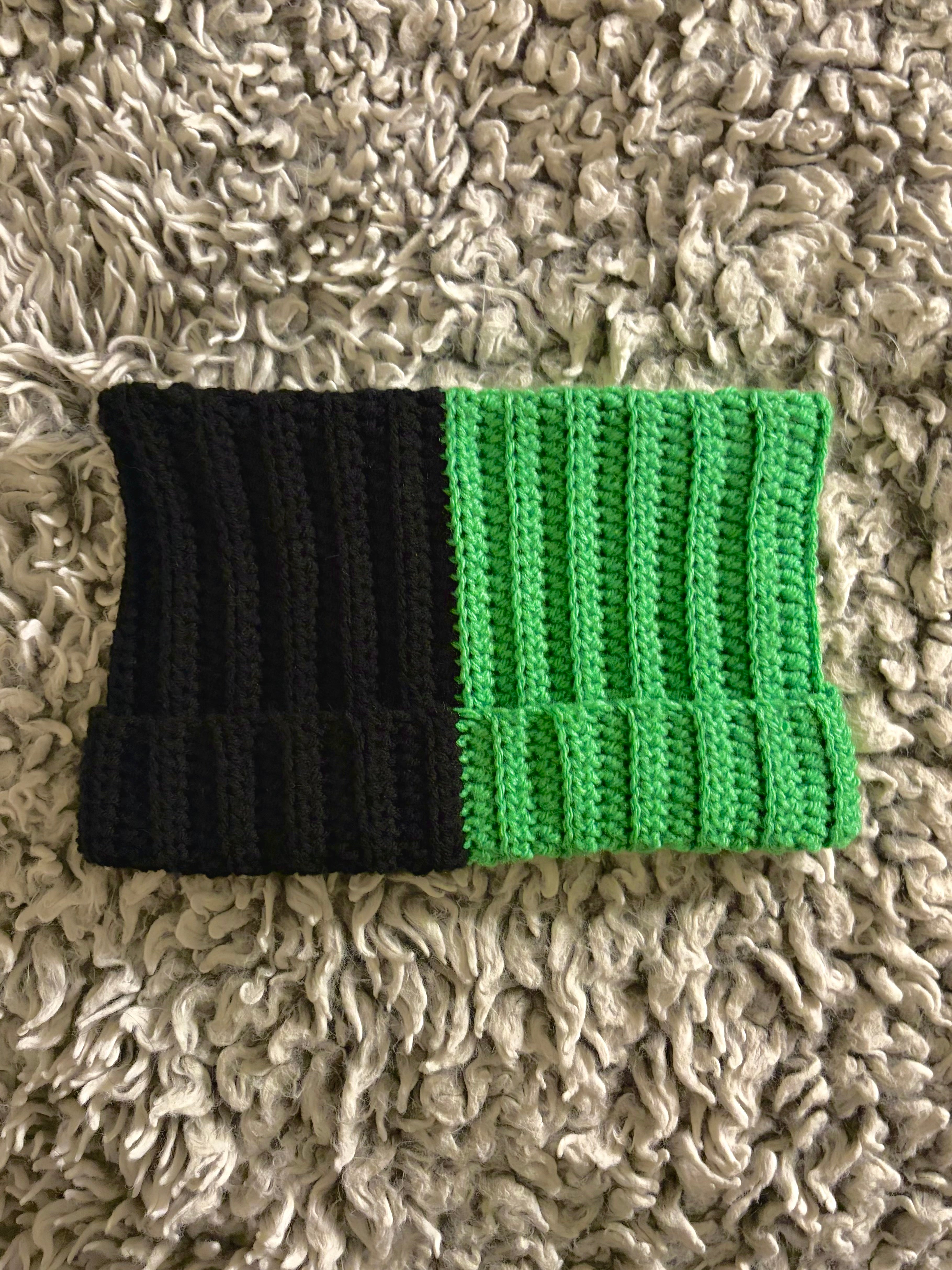 Black / Green (Cat Beanie)