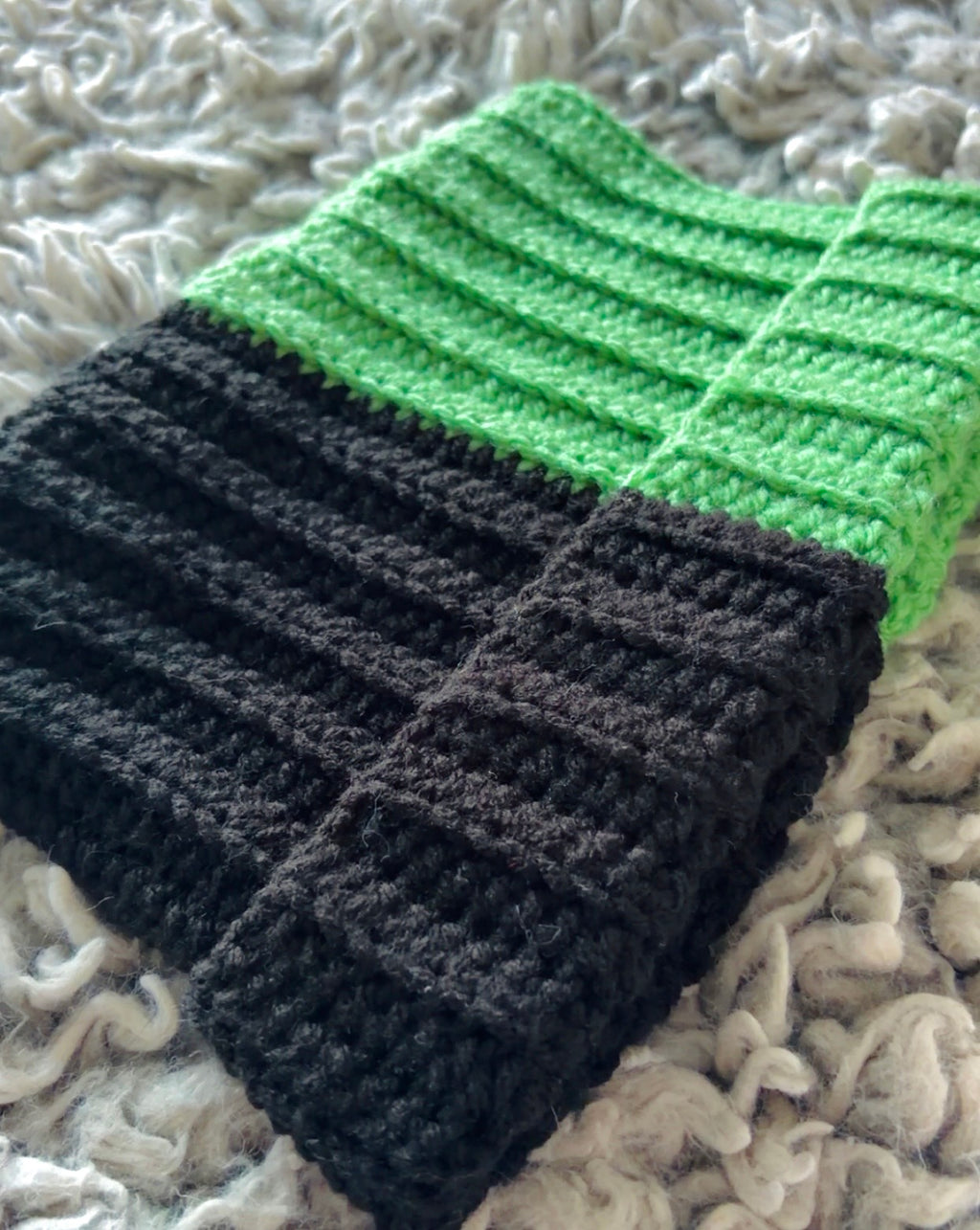 Black / Green (Cat Beanie)